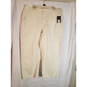 Women's Universal Threads Ivory Cargo Barrel Pants Size 17